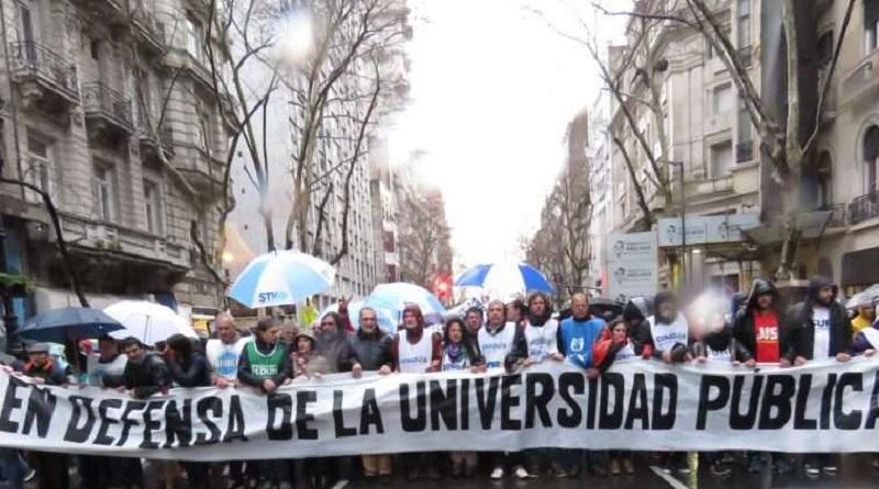 Federación de docentes universitarios de Argentina inicia paro de 48 horas