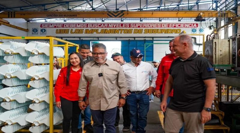 Fortalecen desarrollo de industria electrodoméstica en Aragua