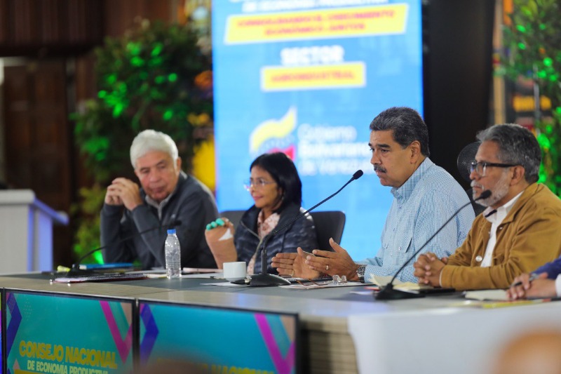 Presidente Maduro: La economía más nunca deber ser campo de batalla política