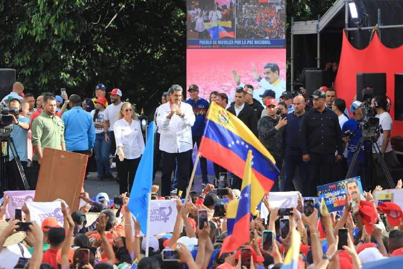Presidente Maduro convocará diálogos con varios sectores para avanzar hacia la paz