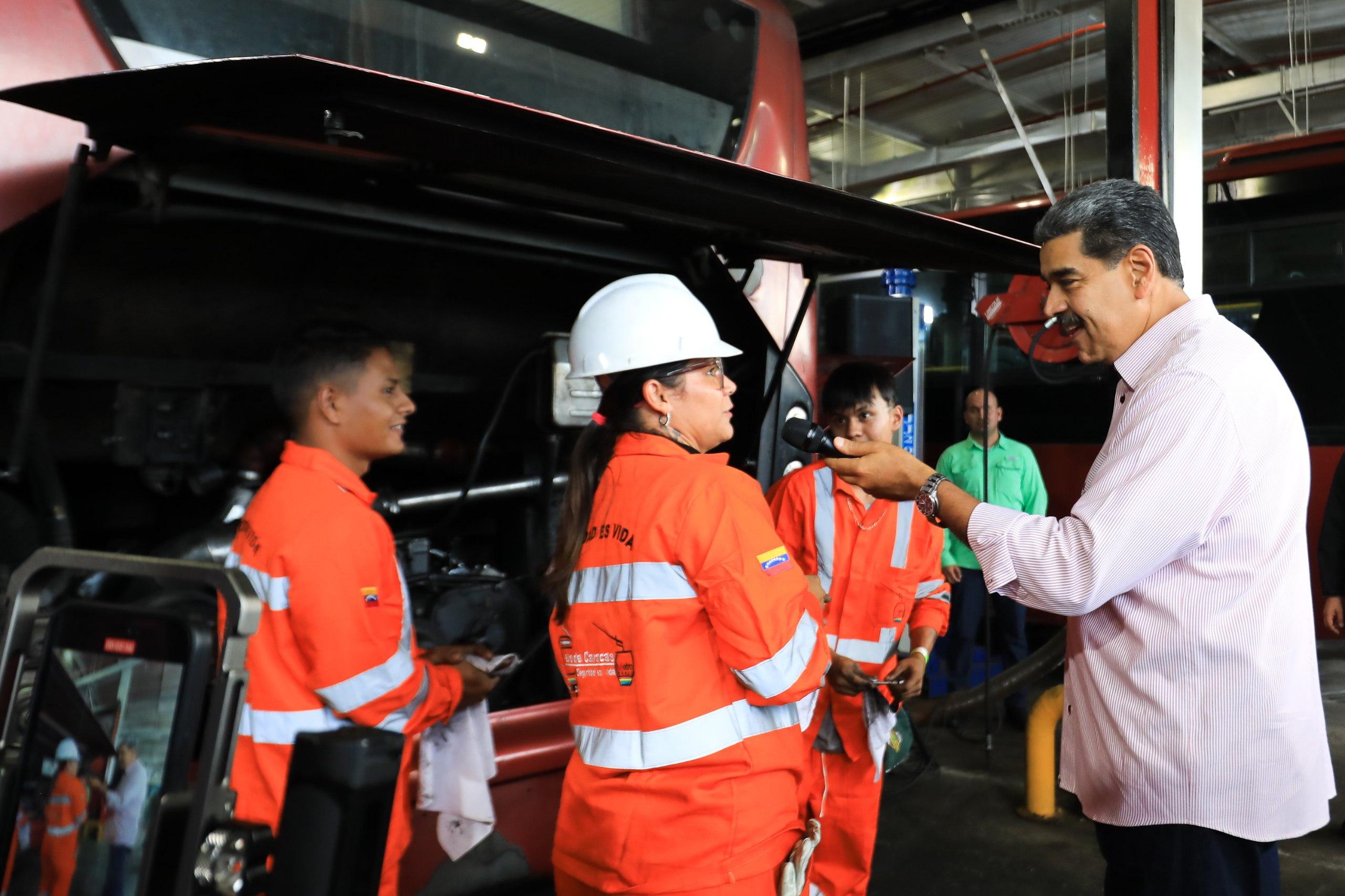 Presidente destaca la importancia de automatizar todos los procesos en el transporte público del país