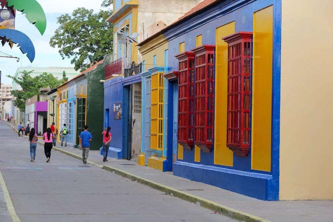 Corpozulia inspeccionó los trabajos de restauración de calle Carabobo en el casco histórico de Maracaibo