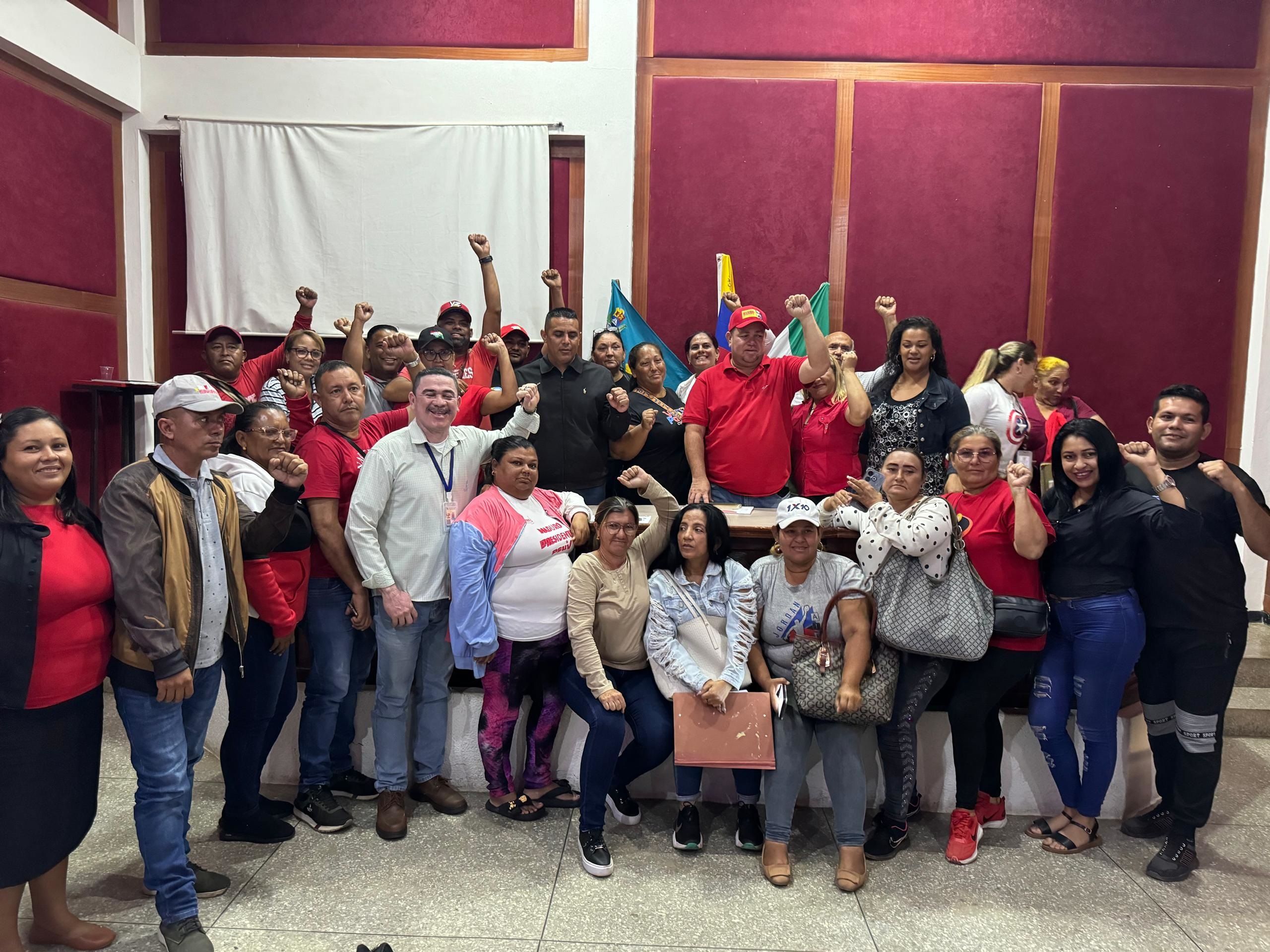 Realizan encuentro para evaluar Segunda Consulta Popular Nacional 2024 en municipio Miranda en el Zulia