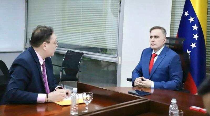 Fiscal Tarek William Saab se reúne con abogado de Edmundo González