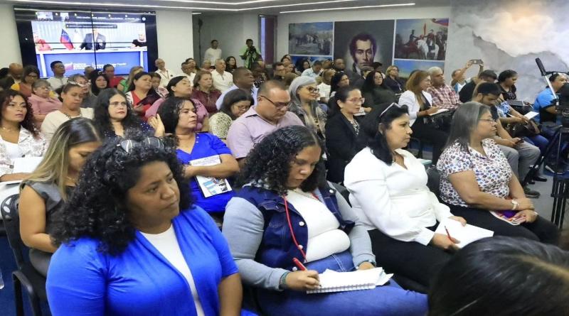 Movimiento de maestros respalda políticas educativas nacionales