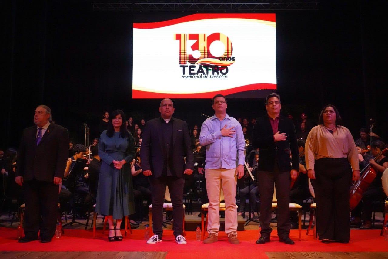 Alcalde Fuenmayor celebró 130° años del Teatro Municipal de Valencia