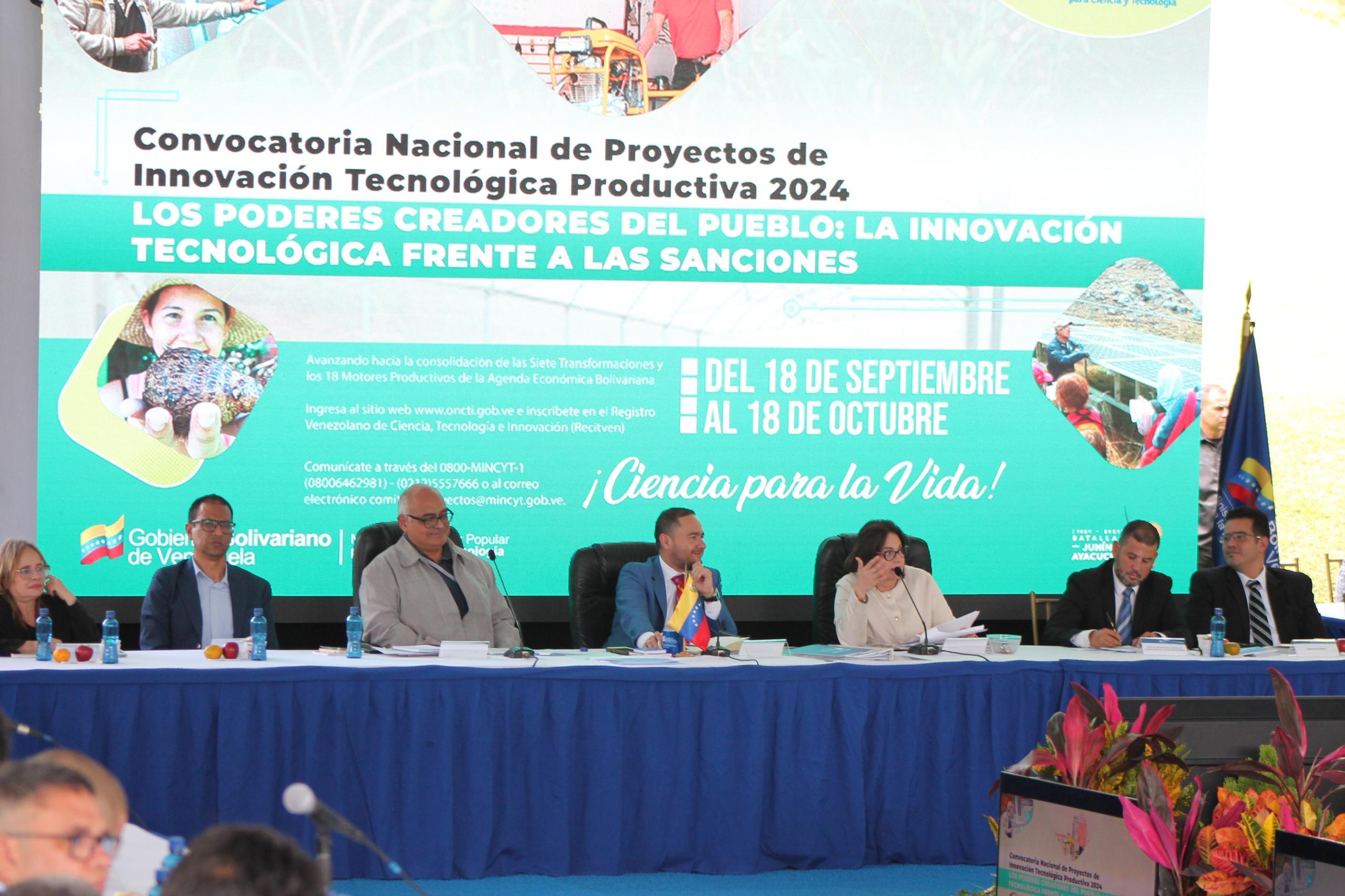 Presidente Nicolás Maduro garantiza formación universitaria gratuita y de calidad