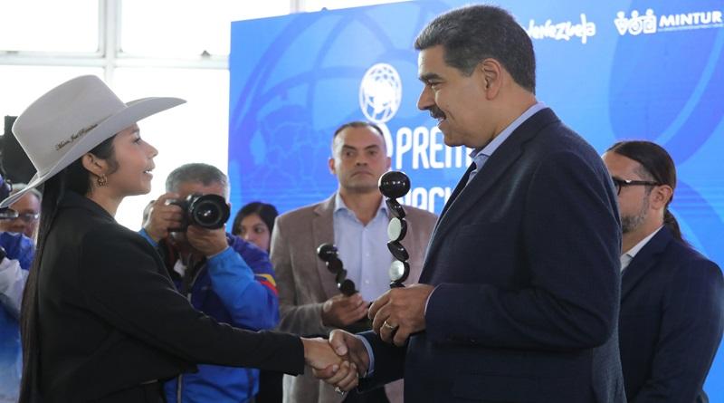 Presidente Maduro entrega el Premio Nacional de Turismo 2024 en su III Edición