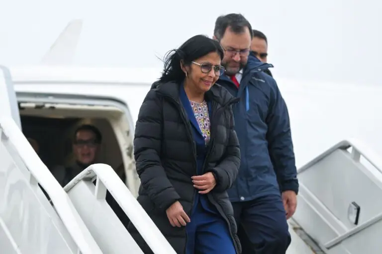 Vicepresidenta Rodríguez y canciller Gil llegan a Rusia para la cumbre de los BRICS