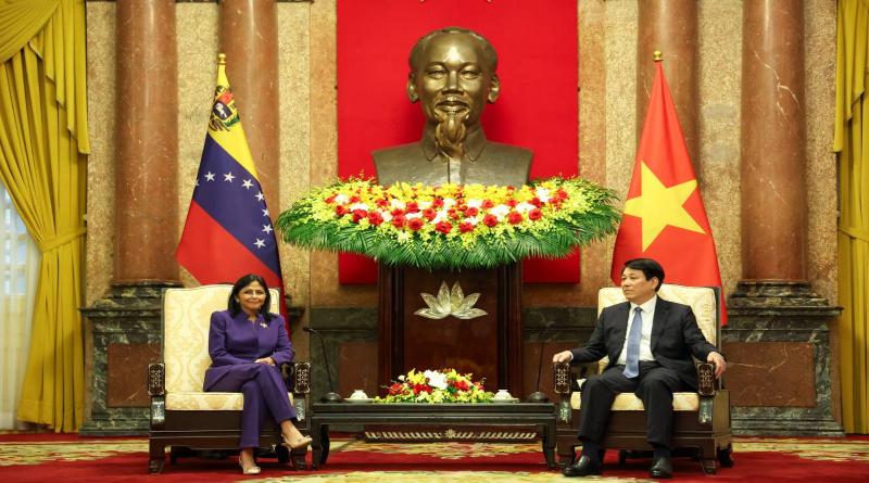 Vicepresidenta Delcy Rodríguez se reúne con presidente de Vietnam Luong Cuong