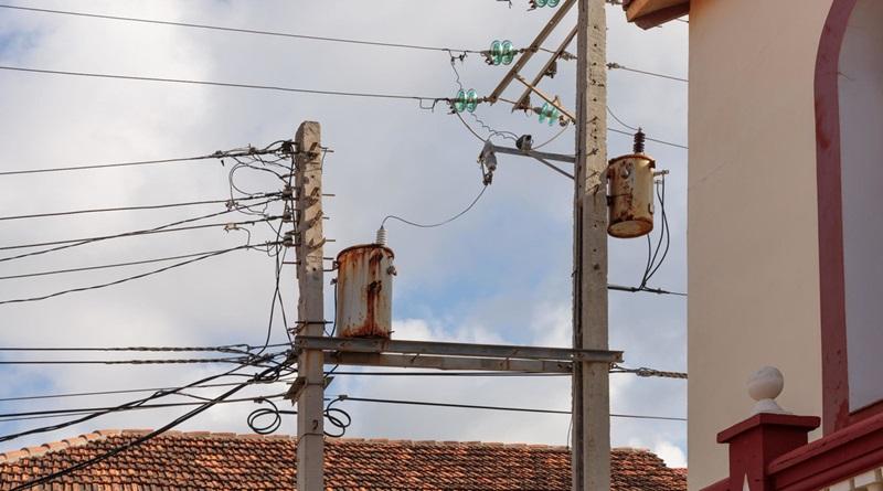 Cuba aplicará protocolo de desconexión eléctrica ante paso de huracán Rafael