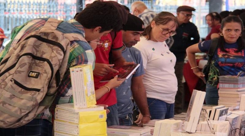 Inaugurada la 20.ª Feria del libro en Guárico bajo el lema «Leer transforma»