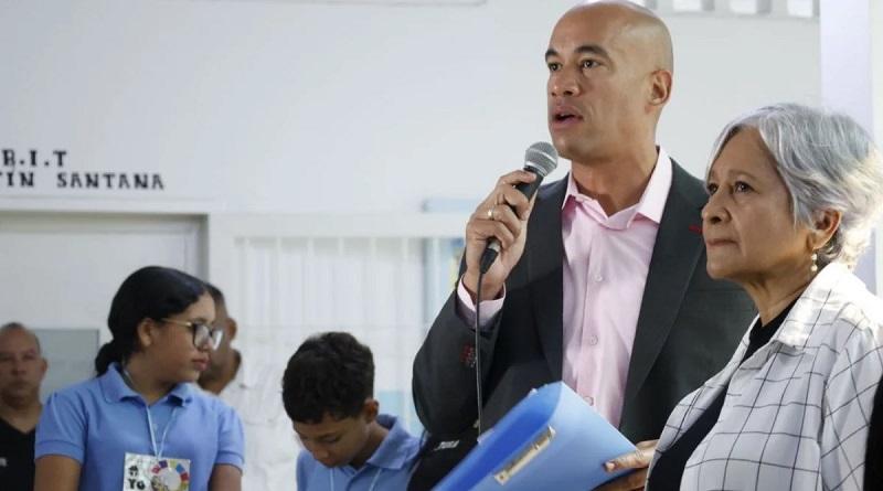 Ministro Rodríguez desmiente solicitud de renuncia a maestros de AVEC