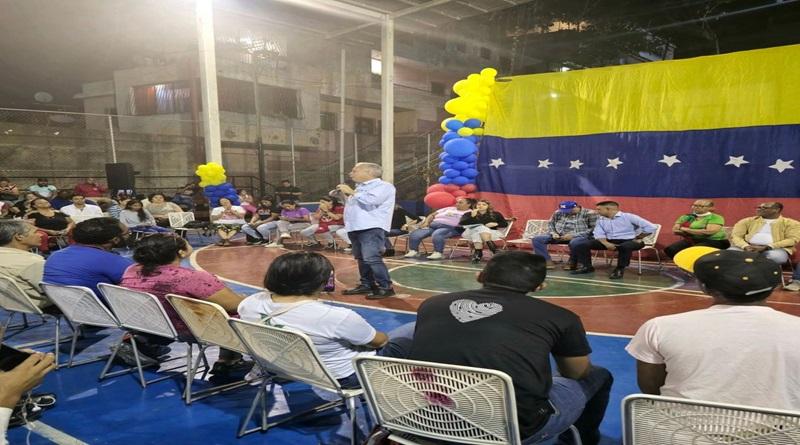 Comuneros debaten y organizan circuitos comunales en Petare