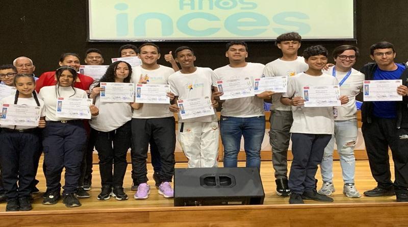 Semilleros Científicos son galardonados con Premio Municipal de Ciencia y Tecnología Dr. «Humberto Fernández – Morán»