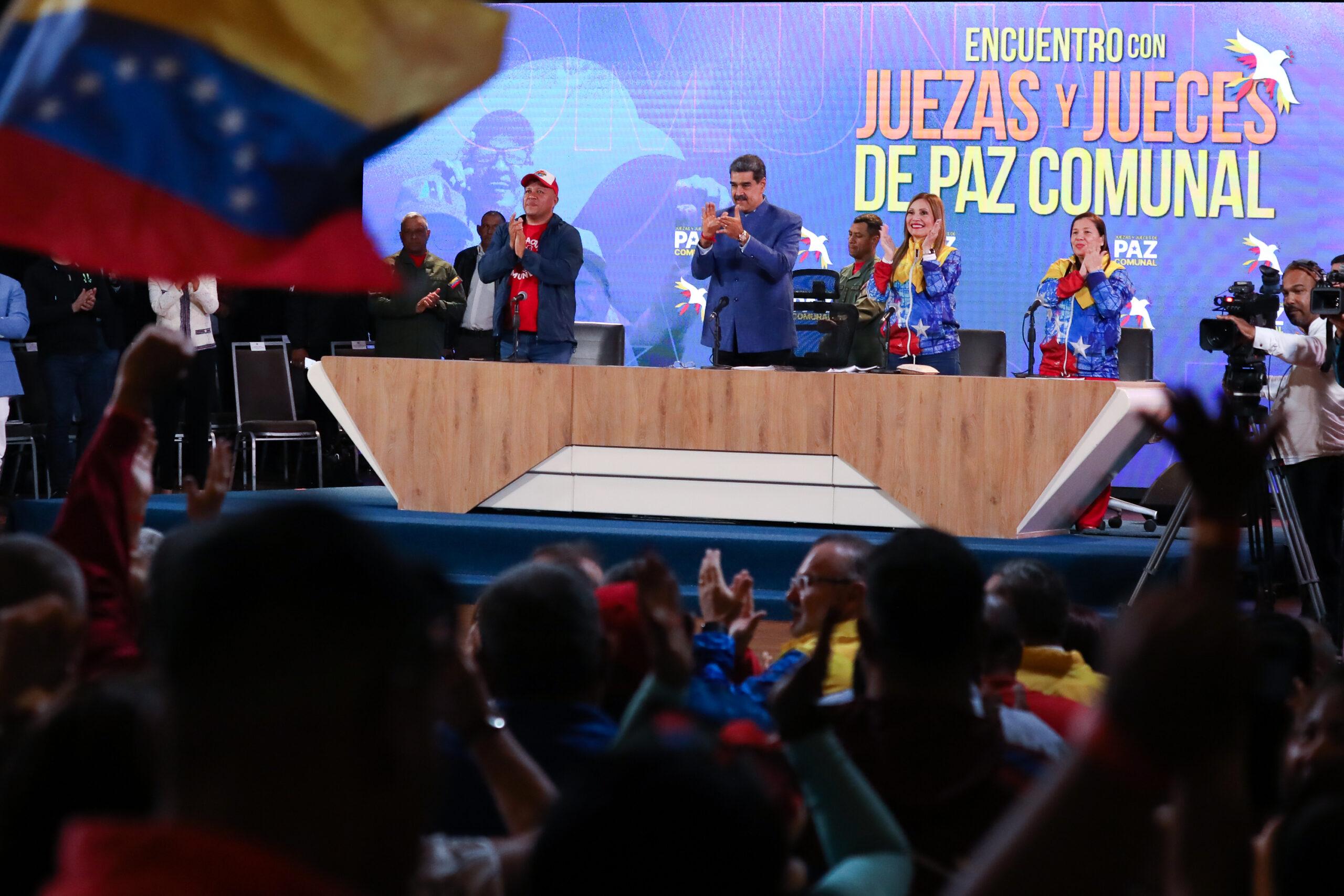Presidente Maduro sostiene encuentro con Juezas y Jueces de Paz Comunal