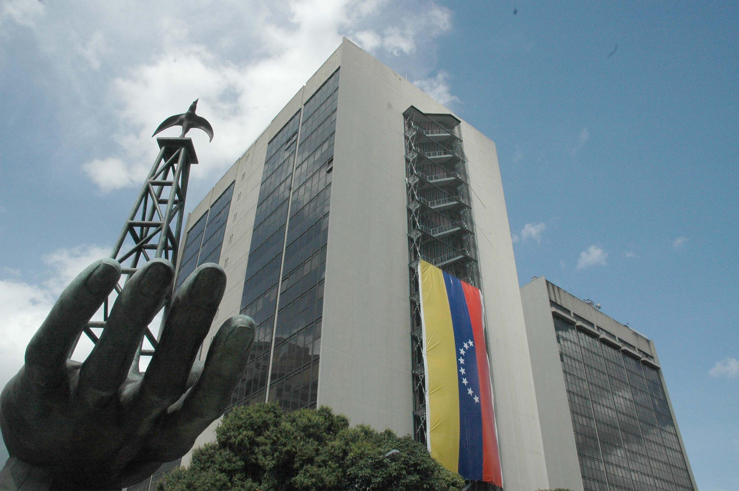Ministerio de Petróleo pasa a ser Ministerio de Hidrocarburos