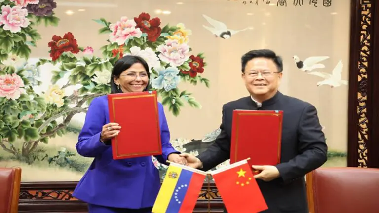 Venezuela y China amplían cooperación en materia energética y financiera