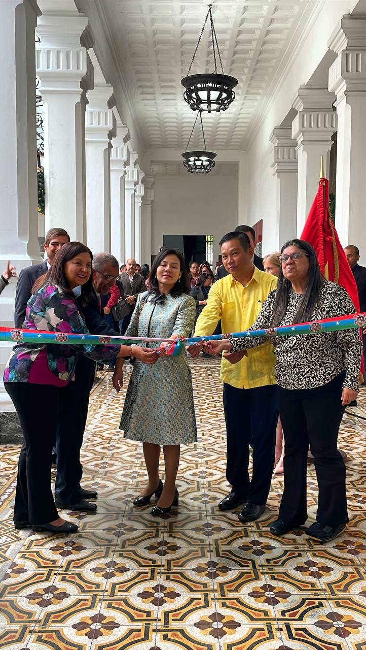 Caracas celebra 35 años de relaciones bilaterales entre Venezuela y Vietnam con exposición fotográfica en el Museo del Palacio Municipal