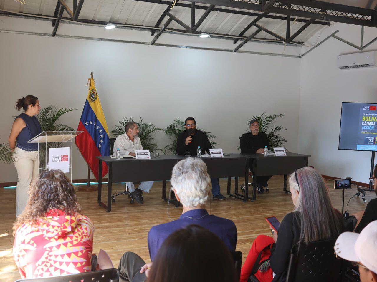 Cátedra Bolívar XXI abrió espacio para la reflexión sobre el reto de llevar a Bolívar al cine