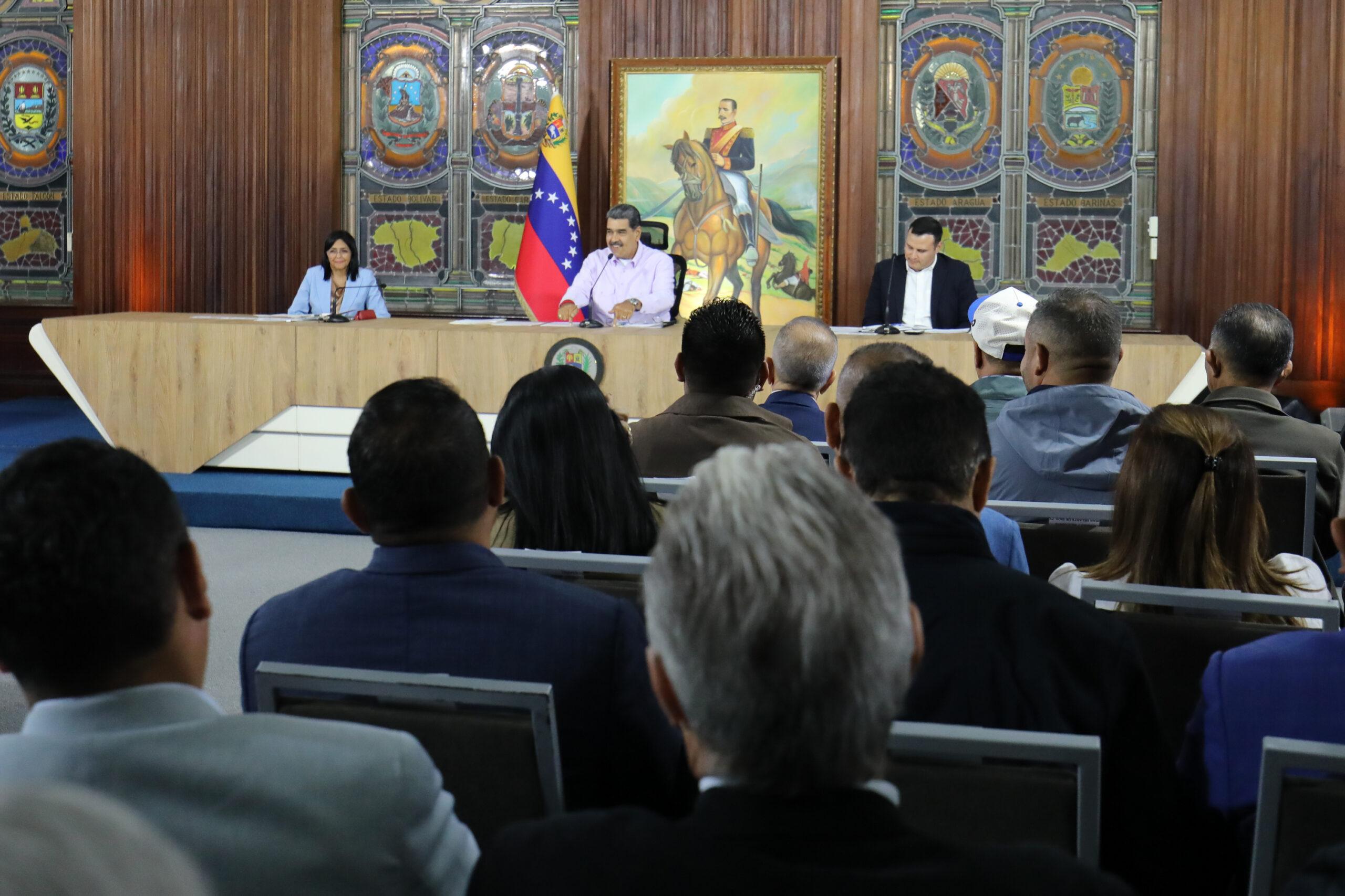 Head of State installed the first Federal Government Council of 2025