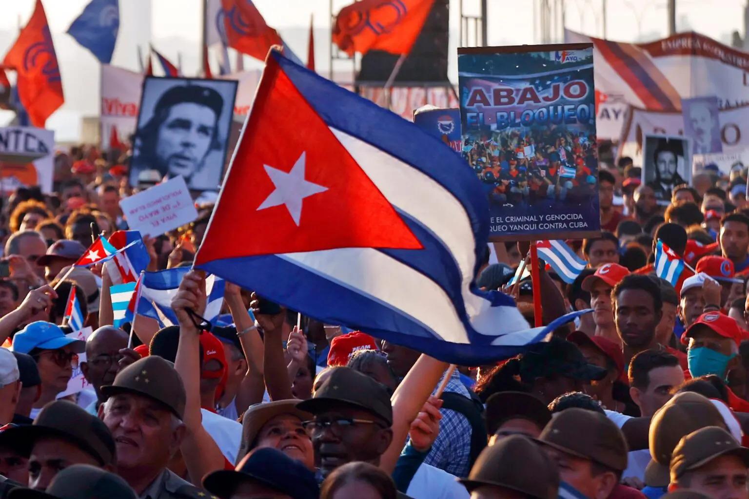 Cuba advierte que EE.UU. la retira de lista terrorista pero el bloqueo permanece