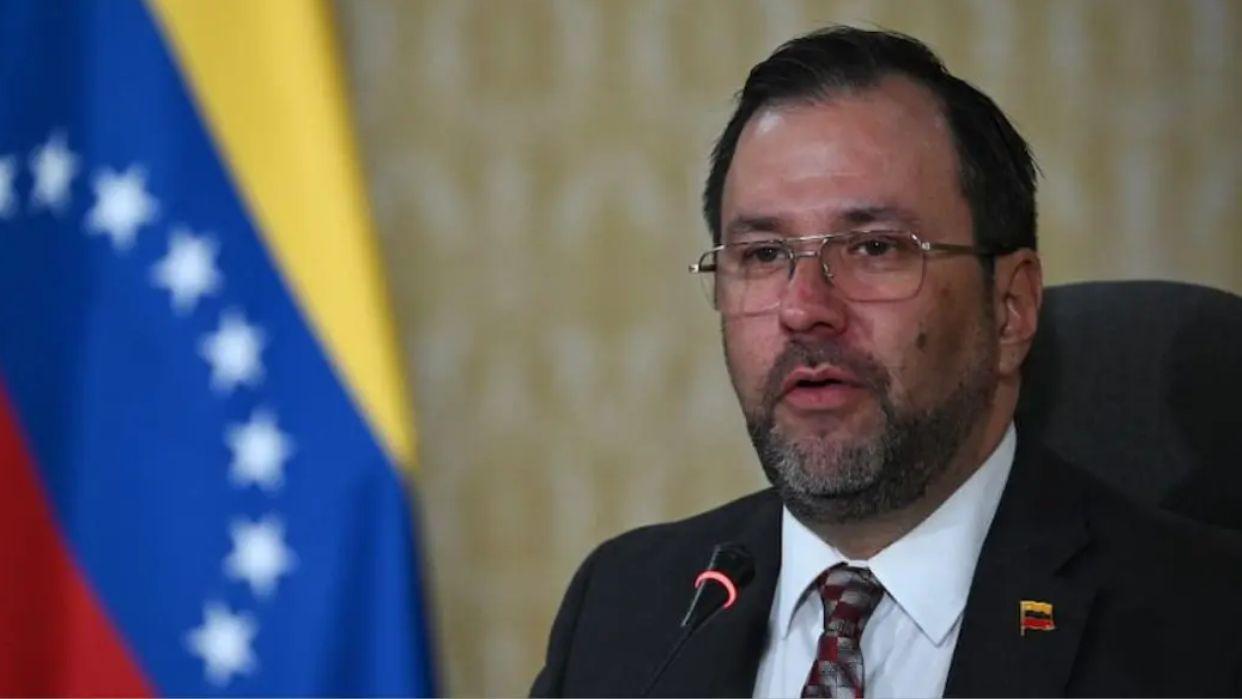 Venezuela acusa a Canadá de «arrastrarse» ante la comunidad internacional