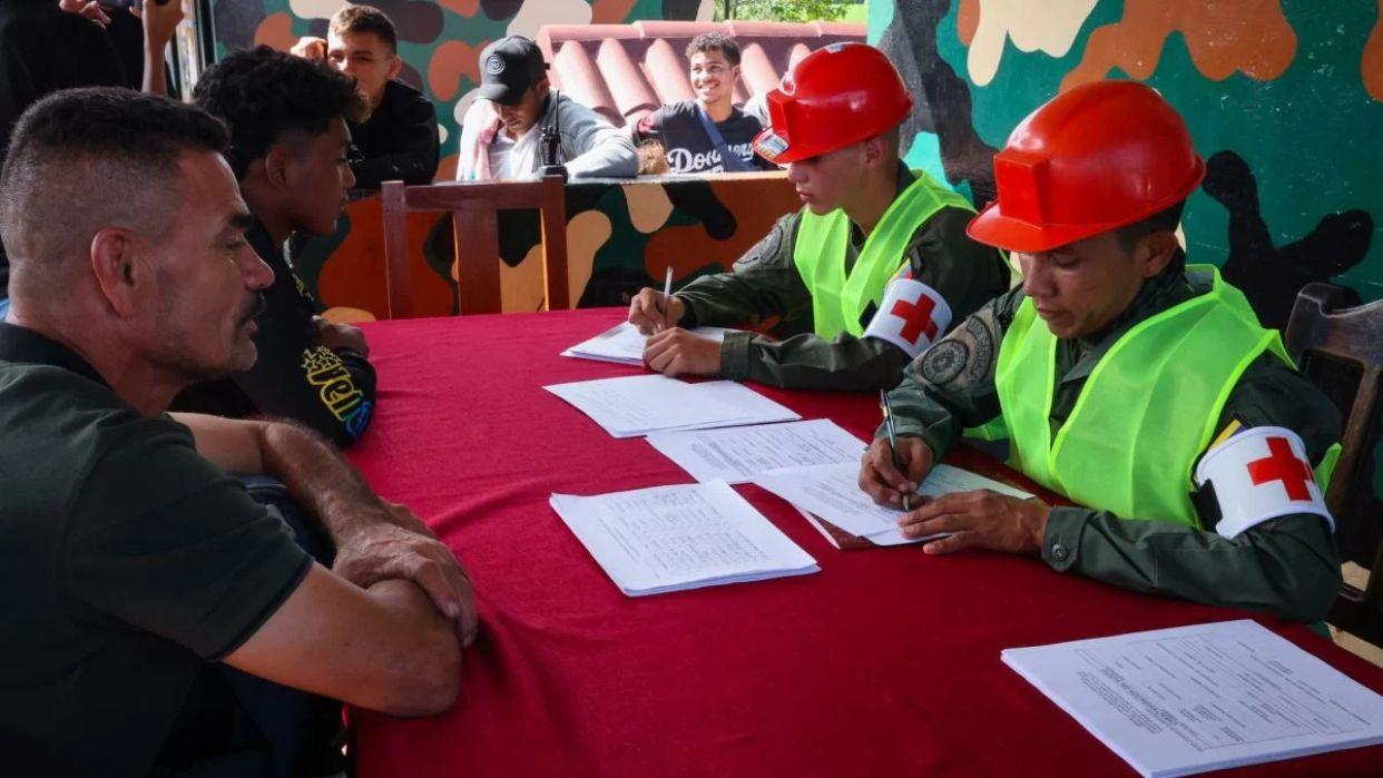 Yván Gil: Venezuela pone a disposición de Colombia todos los recursos para mitigar crisis del conflicto armado