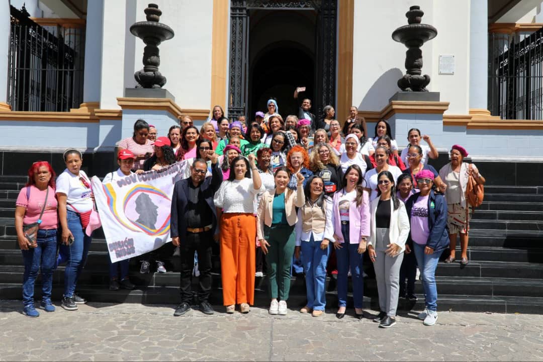 Lideresas venezolanas conmemoran natalicio de Eulalia Buroz y reafirman su lucha por la igualdad