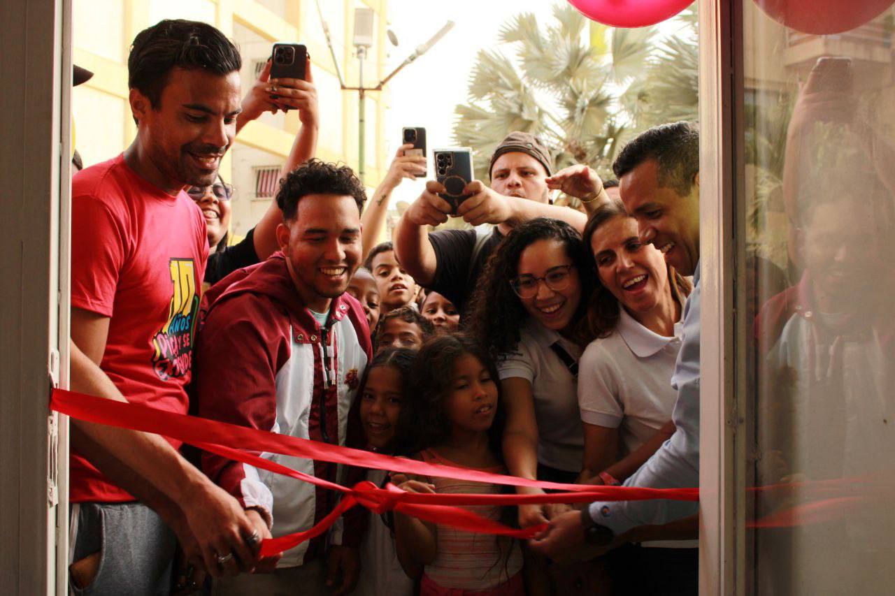 Conglomerado Productivo y Jóvenes del Barrio inauguran tienda textil en Ciudad Lebrun