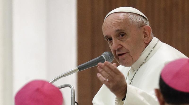 Papa Francisco sufre crisis respiratoria y le realizan transfusión sanguínea
