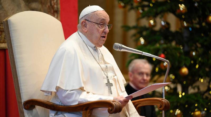 Papa Francisco se pronuncia desde el hospital: Continúo con confianza