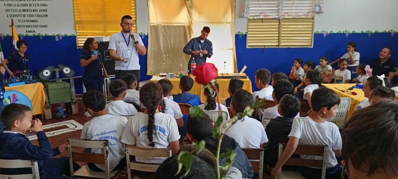 Estudiantes participaron en jornada de socialización de la ciencia en Mérida