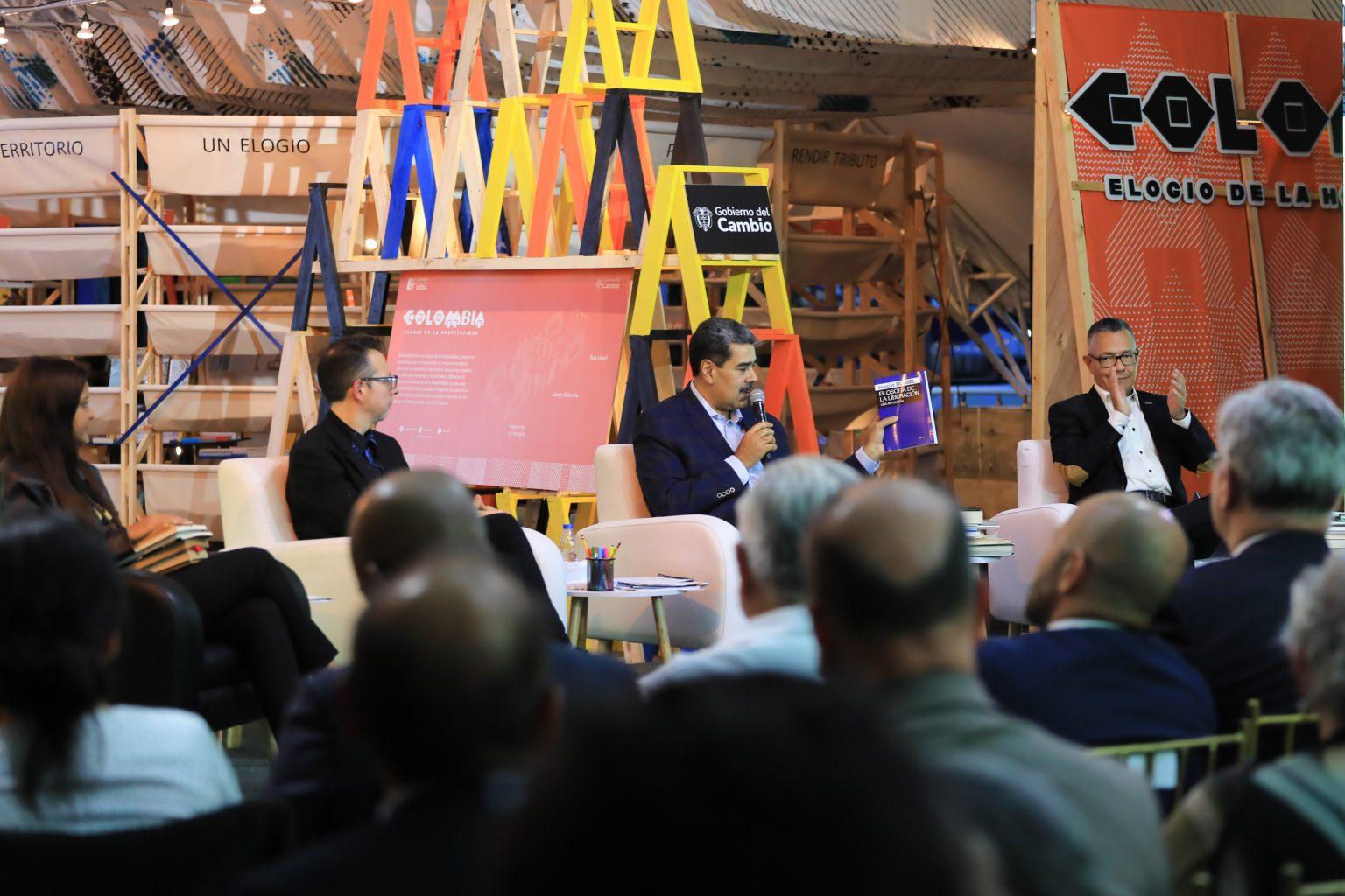 Presidente: Construiremos revolución espiritual profunda con poesía