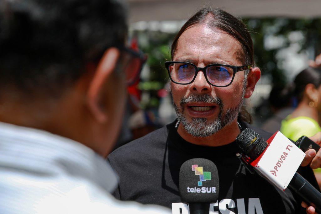 Ministro Ñáñez: Detrás de las acciones de Bukele hay 10 venezolanos de la ultraderecha