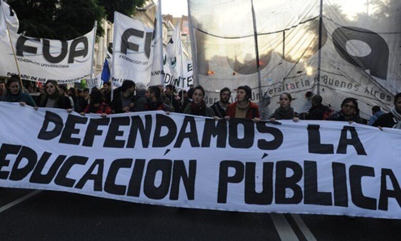 Frente universitario de Argentina comenzó paro de 48 horas contra Javier Milei