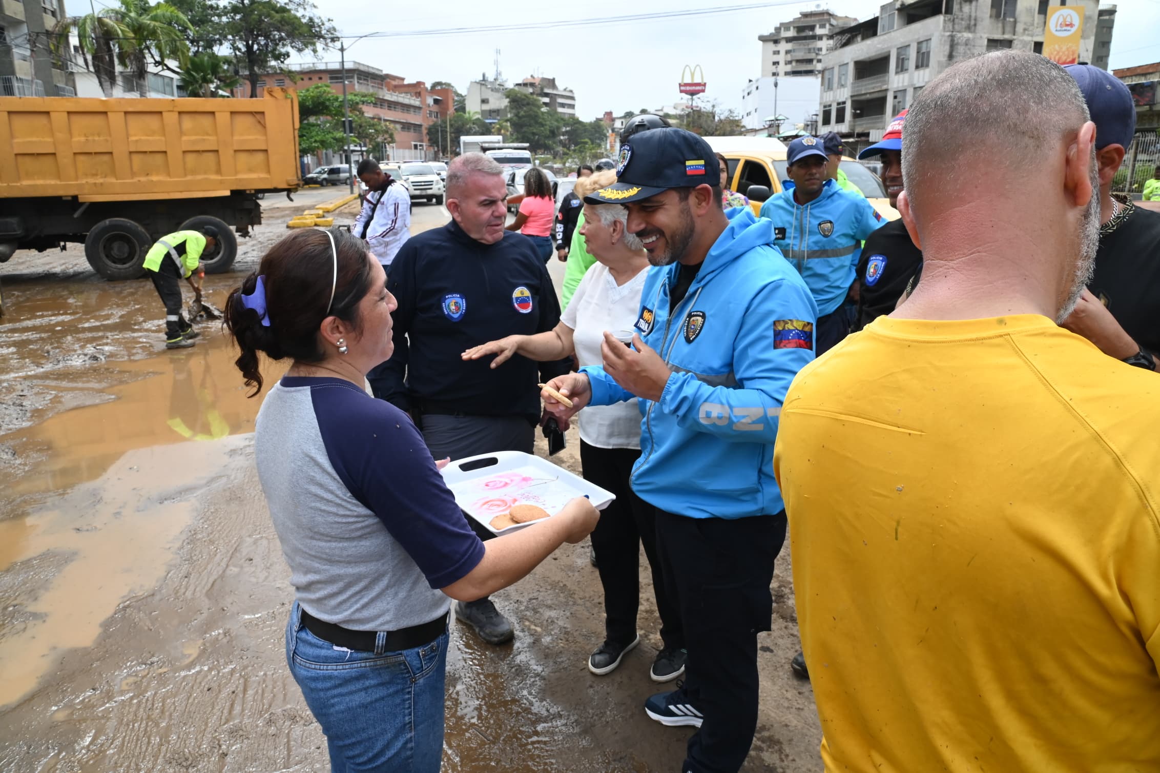 Gobernador de La Guaira supervisa limpieza de quebradas