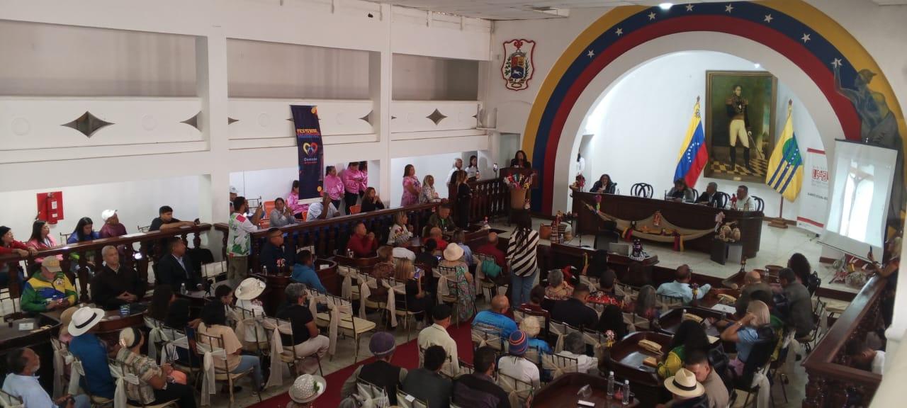 Consejo Legislativo del estado Bolívar rindió tributo a artesanos y artesanas