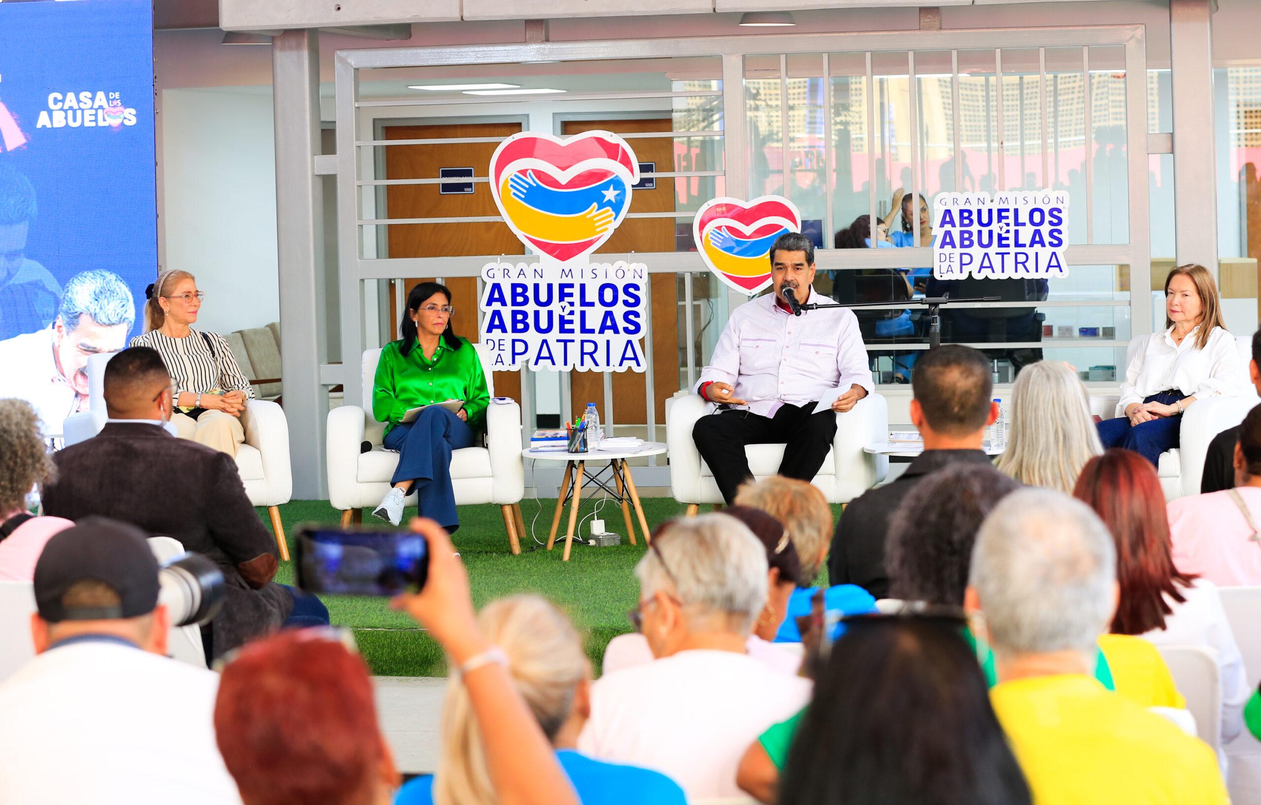 Presidente Maduro fijó meta de 100 mil Círculos de Abuelos y Abuelas en todo el país