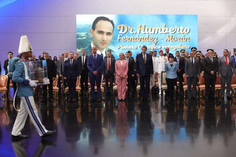 Memoria del Dr. Humberto Fernández-Morán es honrada en el Panteón Nacional