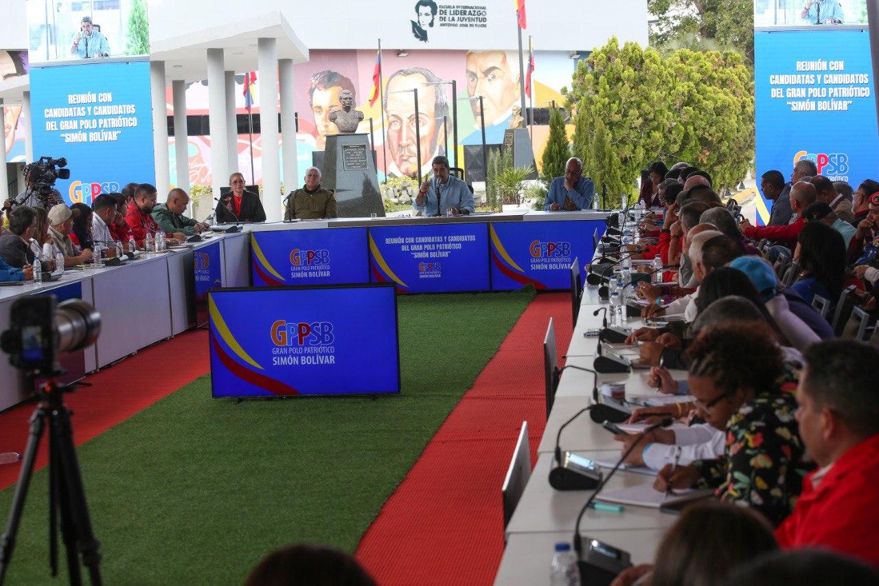 Presidente Nicolás Maduro a candidatos y candidatas: El pueblo señala el camino