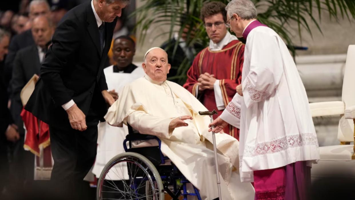 Papa Francisco pasó su primera noche tranquila luego de salir del “pronóstico reservado”