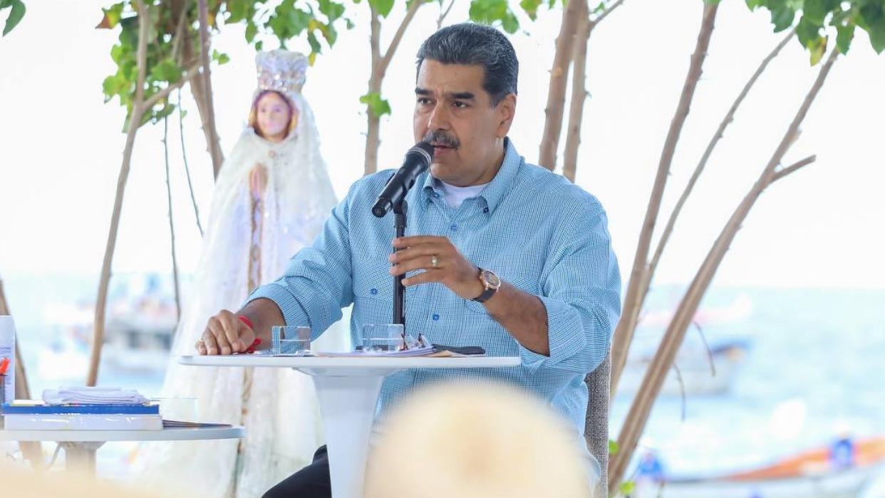 Maduro recibe con regocijo canonización de Carmen Rendiles
