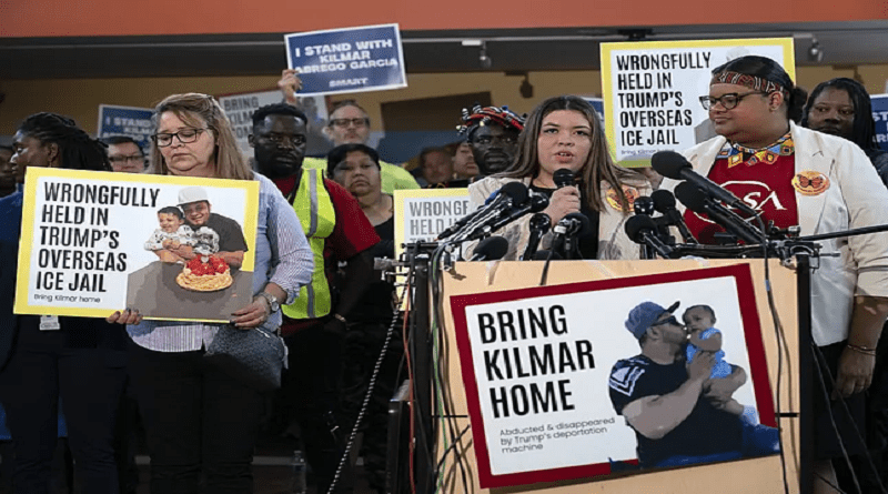 Trump pide a la Corte bloquear la orden de devolver un migrante enviado a El Salvador