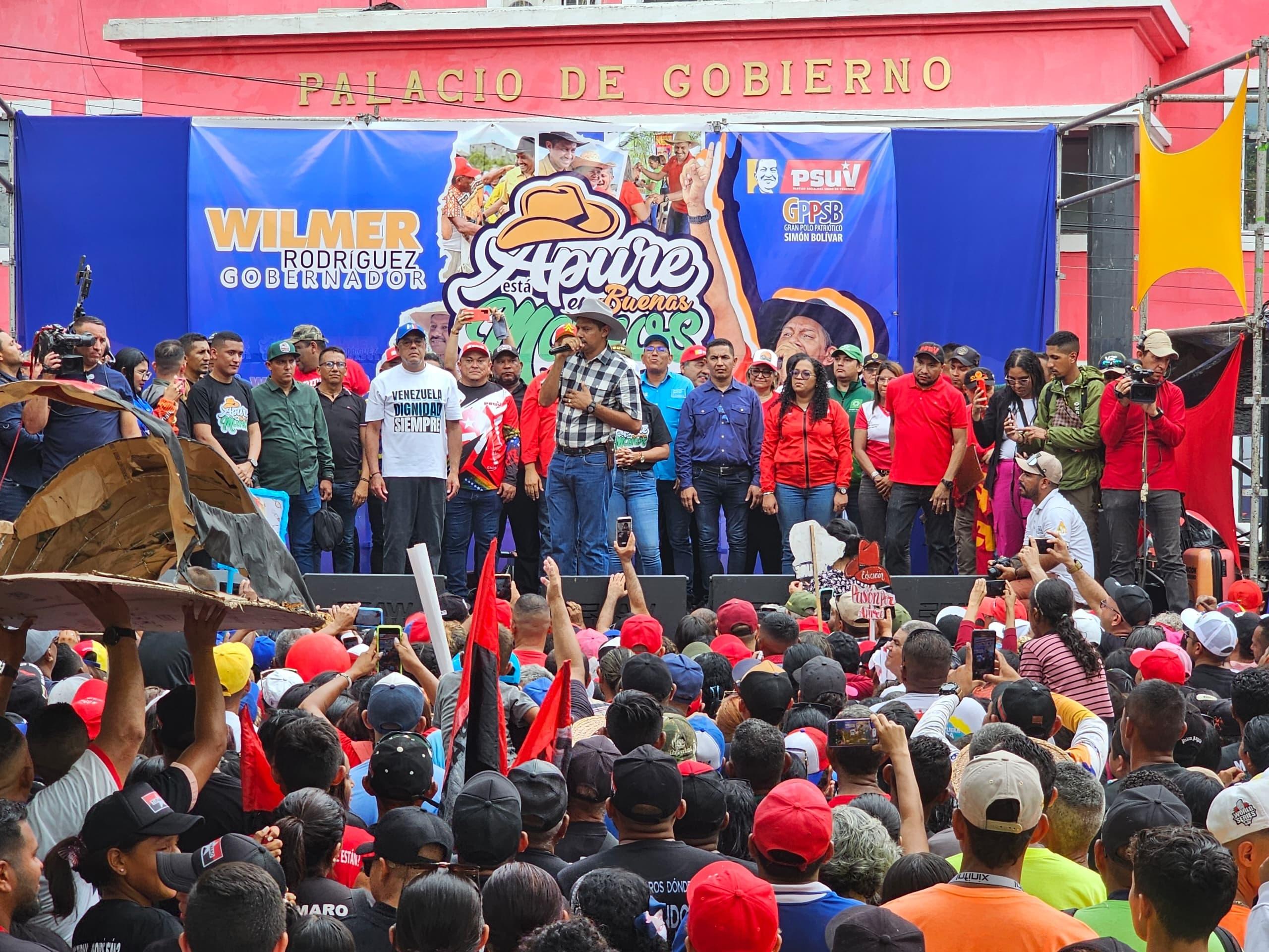 Multitudinario acto en Apure marca lanzamiento de Wilmer Rodríguez como candidato chavista