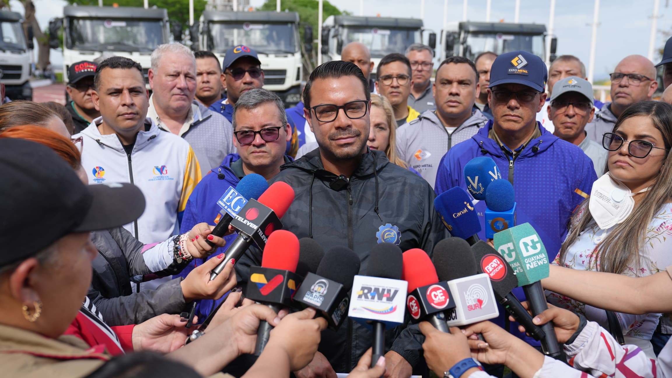Motor Minero acelera: CVG entrega maquinaria pesada a empresas estratégicas del país