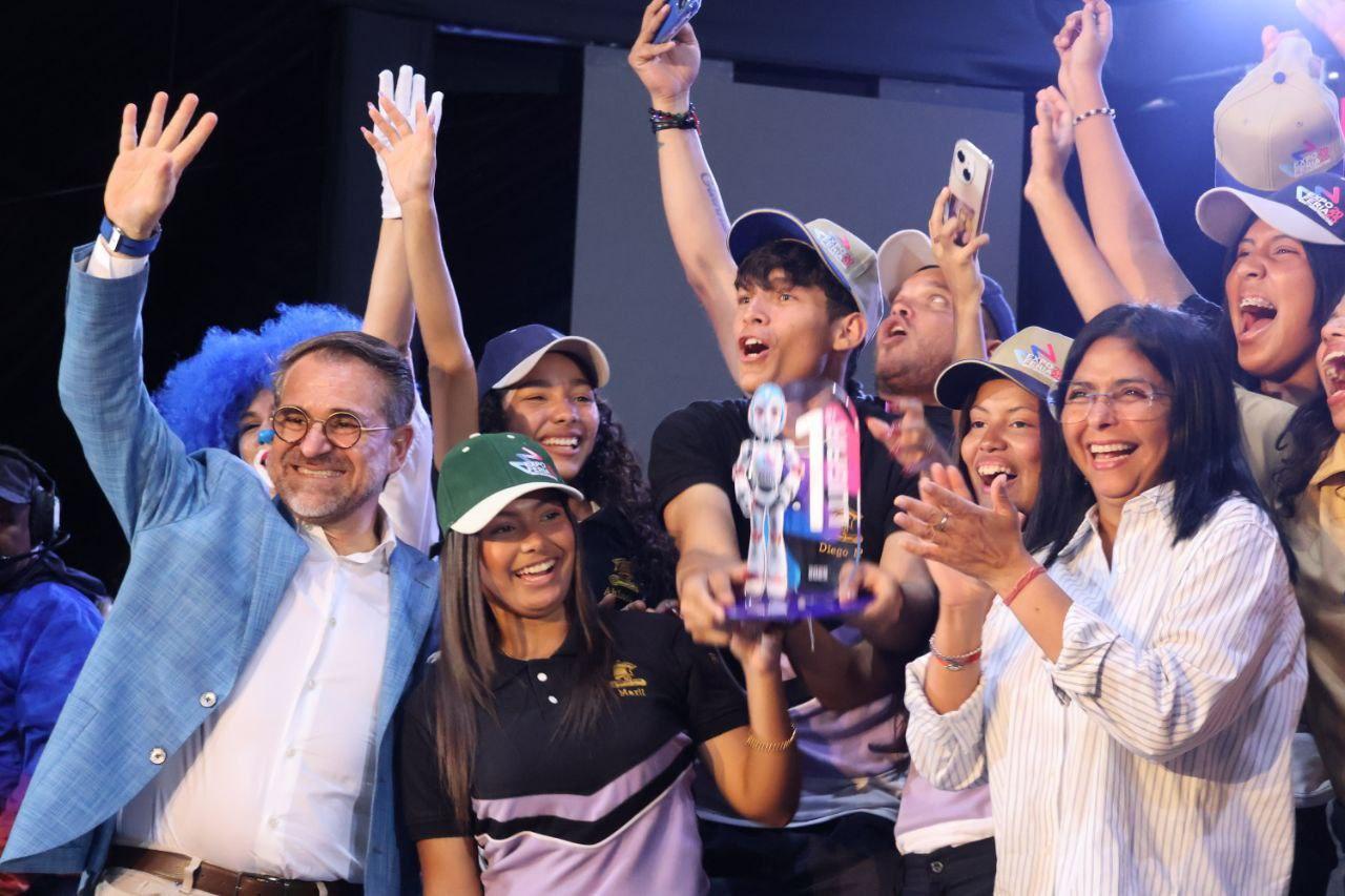 Vicepresidenta Rodríguez inauguró Expo Feria Niñas y Niños Productores 2025 en Carabobo