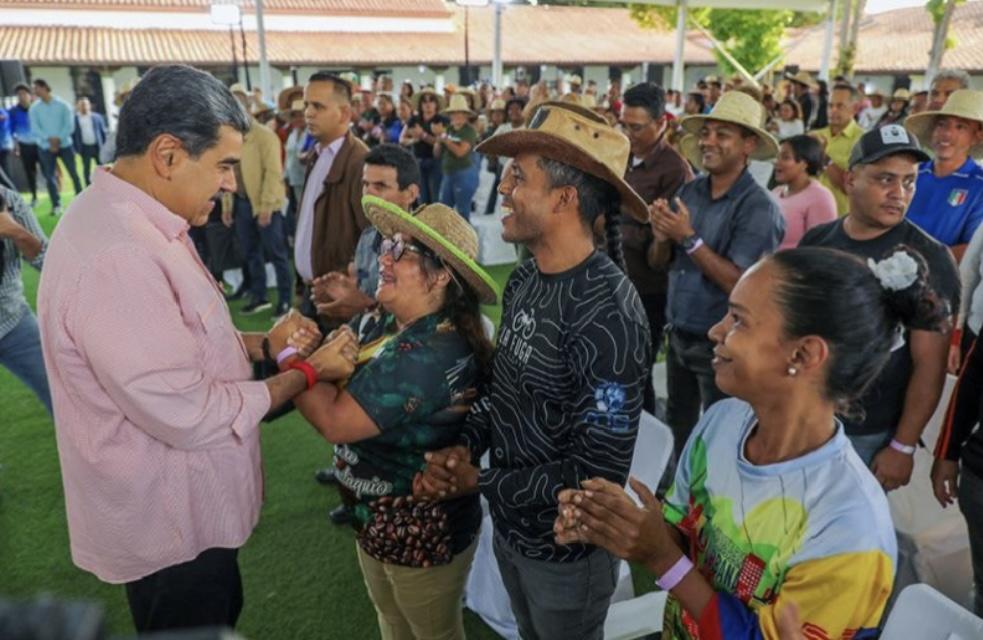 Presidente Maduro enaltece la labor de los hombres y mujeres del campo
