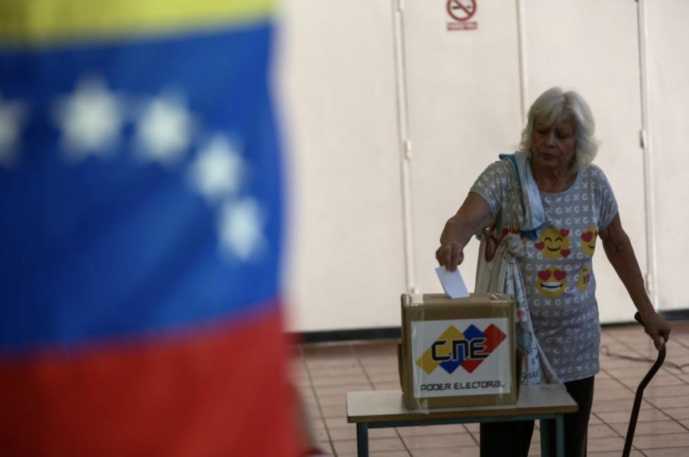 Comisión Electoral Comunal Nacional reporta alta participación en las 7.438 mesas de todo el país