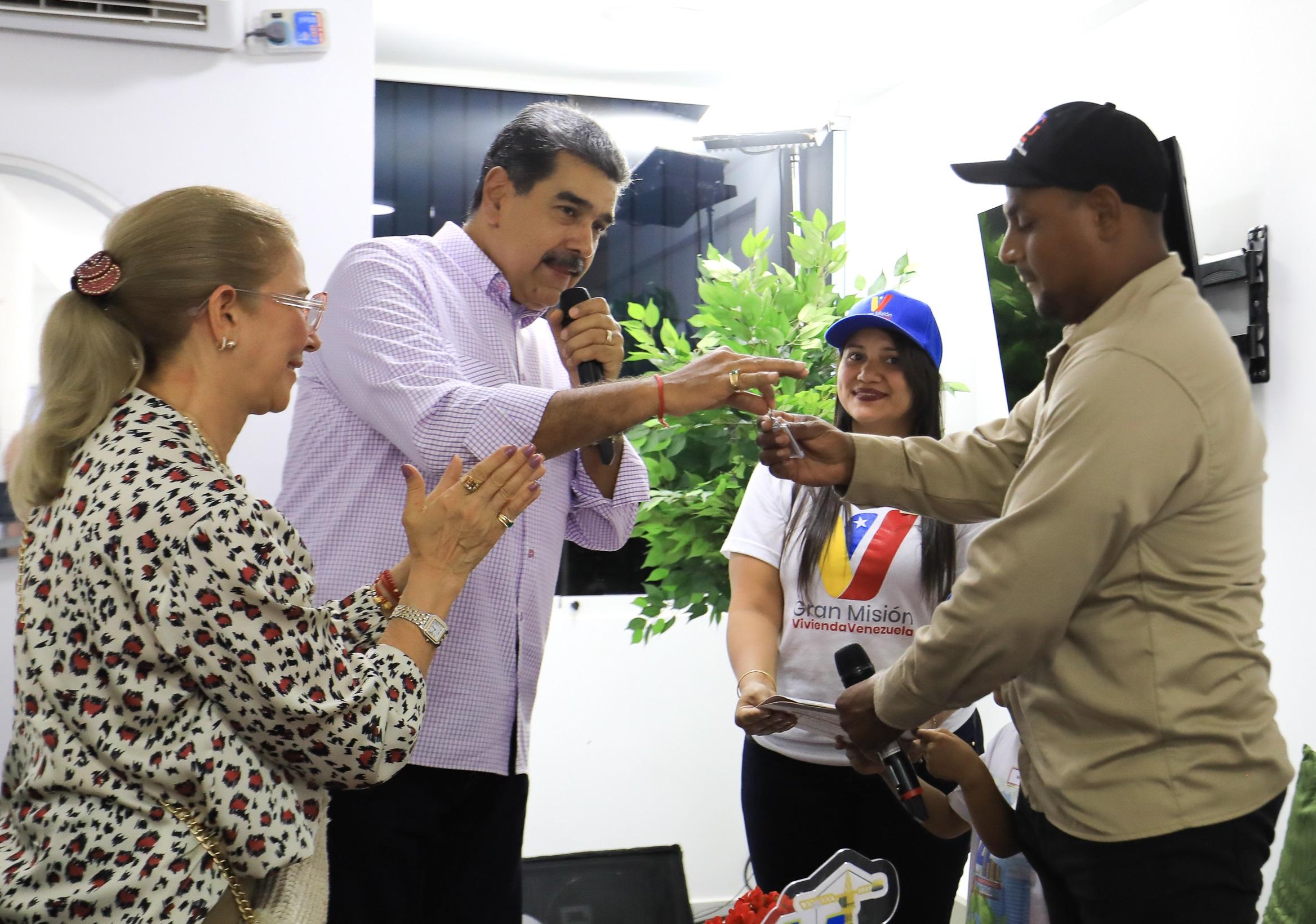 President Maduro delivers historic milestone of 5,258,000 homes